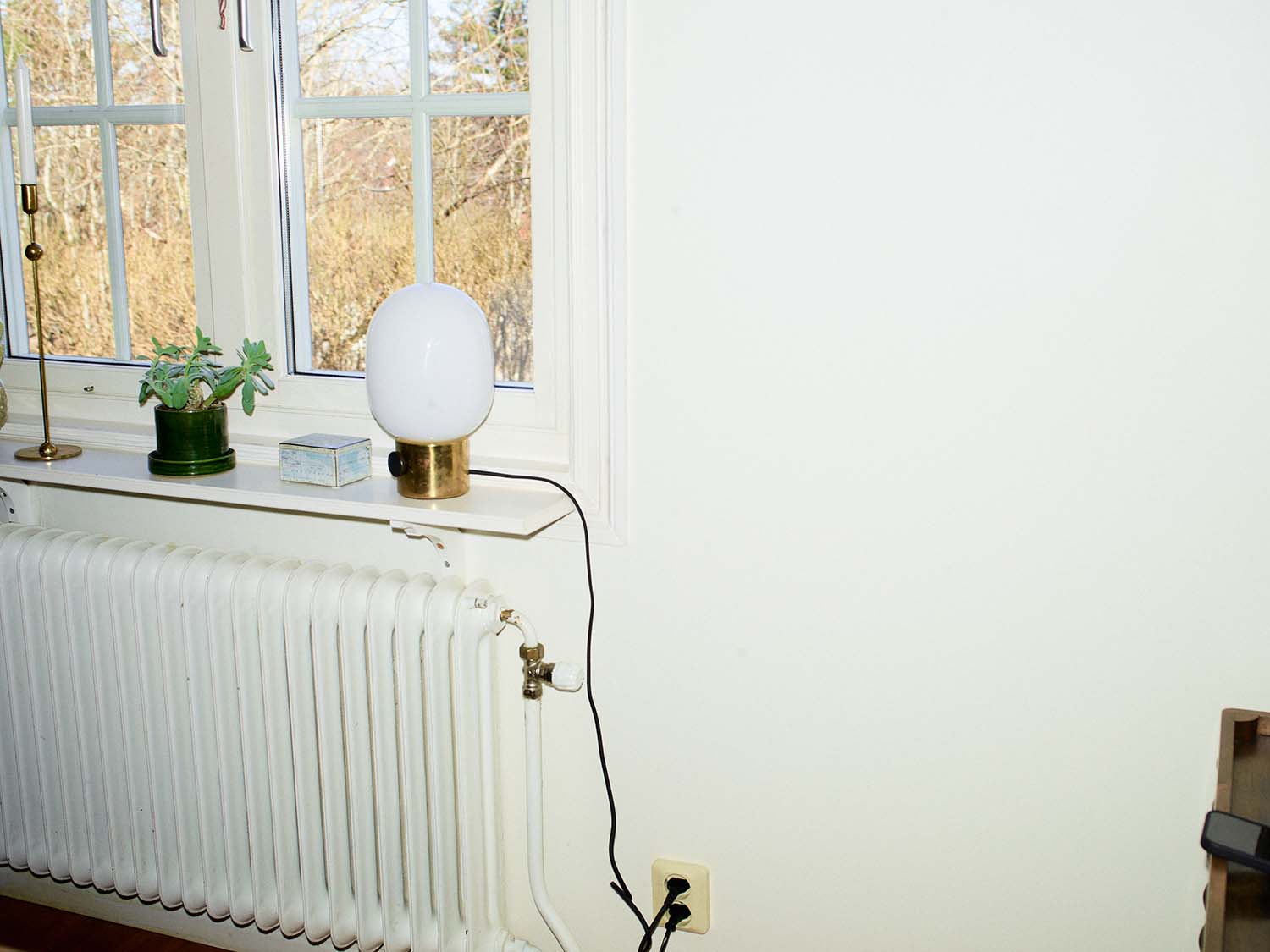 Fönster element och fönsterbräda