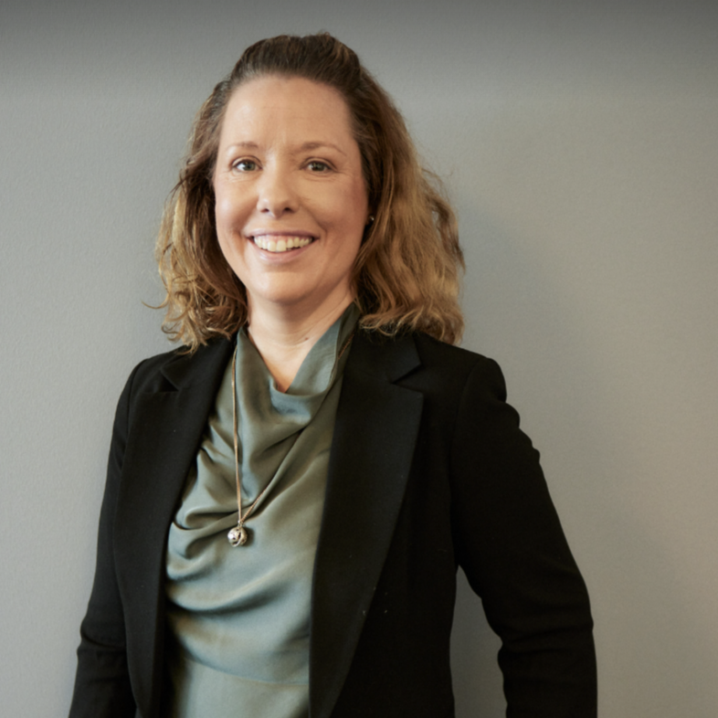 Bild på personer som arbetar.